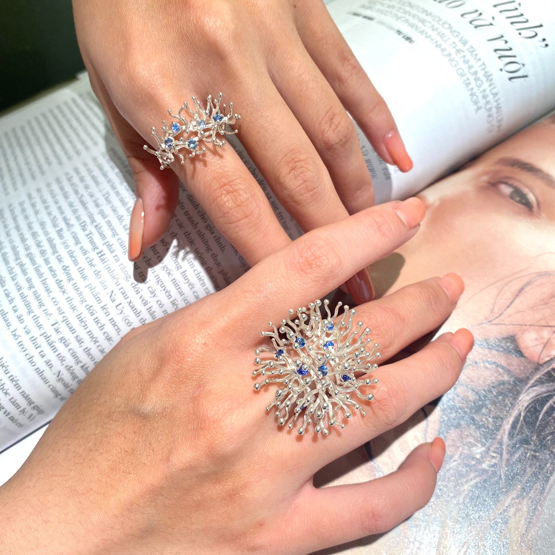 ANEMONE SINGLE blue sapphire silver ring