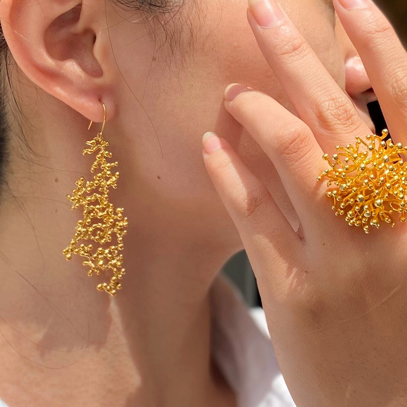 ROCIO RANDOM M brass asymmetrical earrings