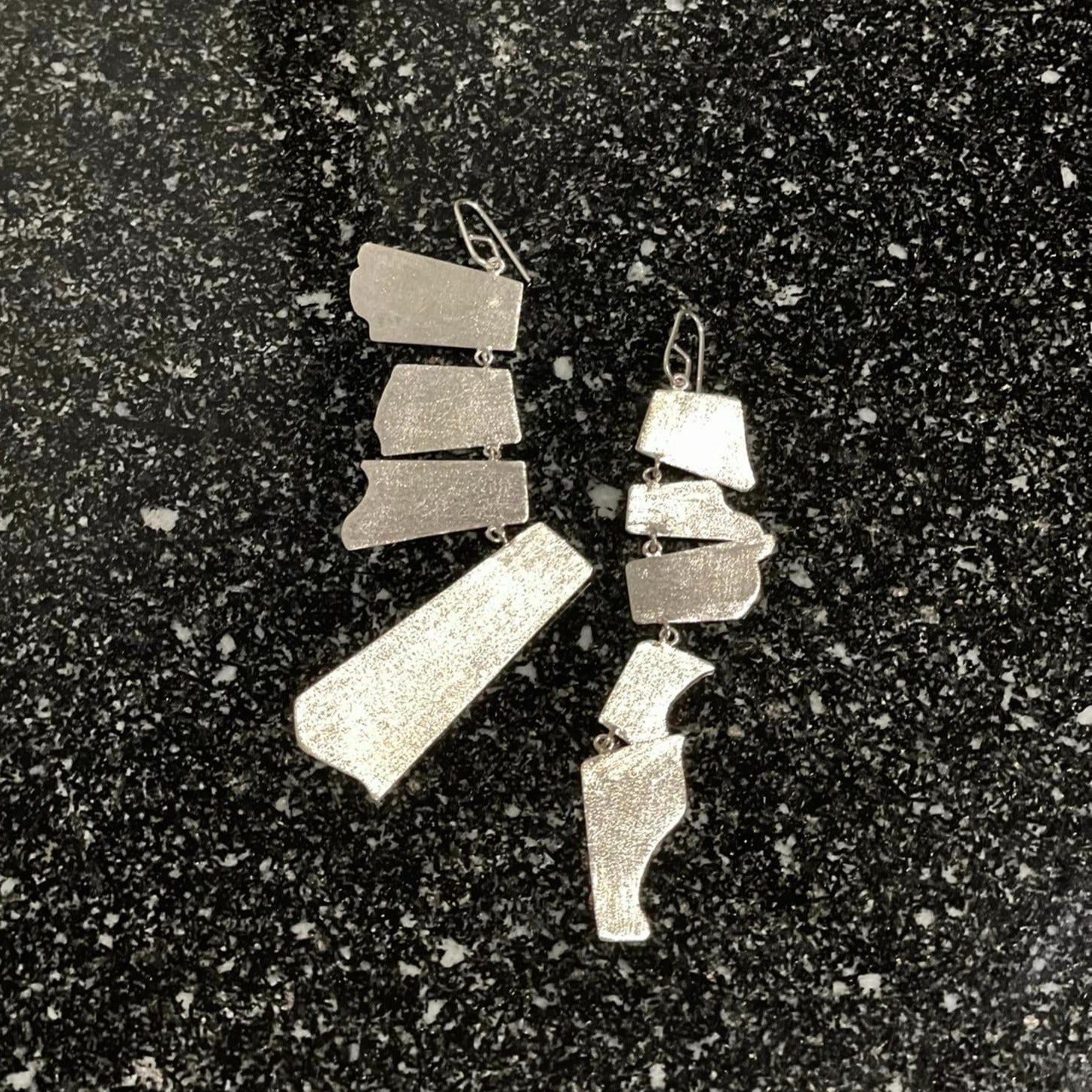 CONFETTI 1 silver asymmetrical earrings