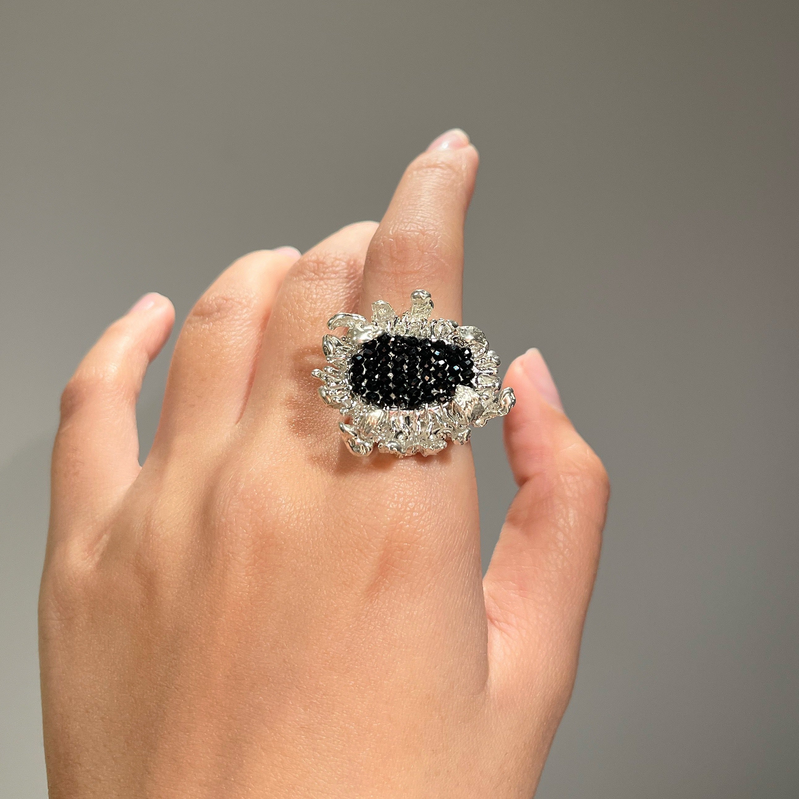 CAMILLE black spinel silver ring