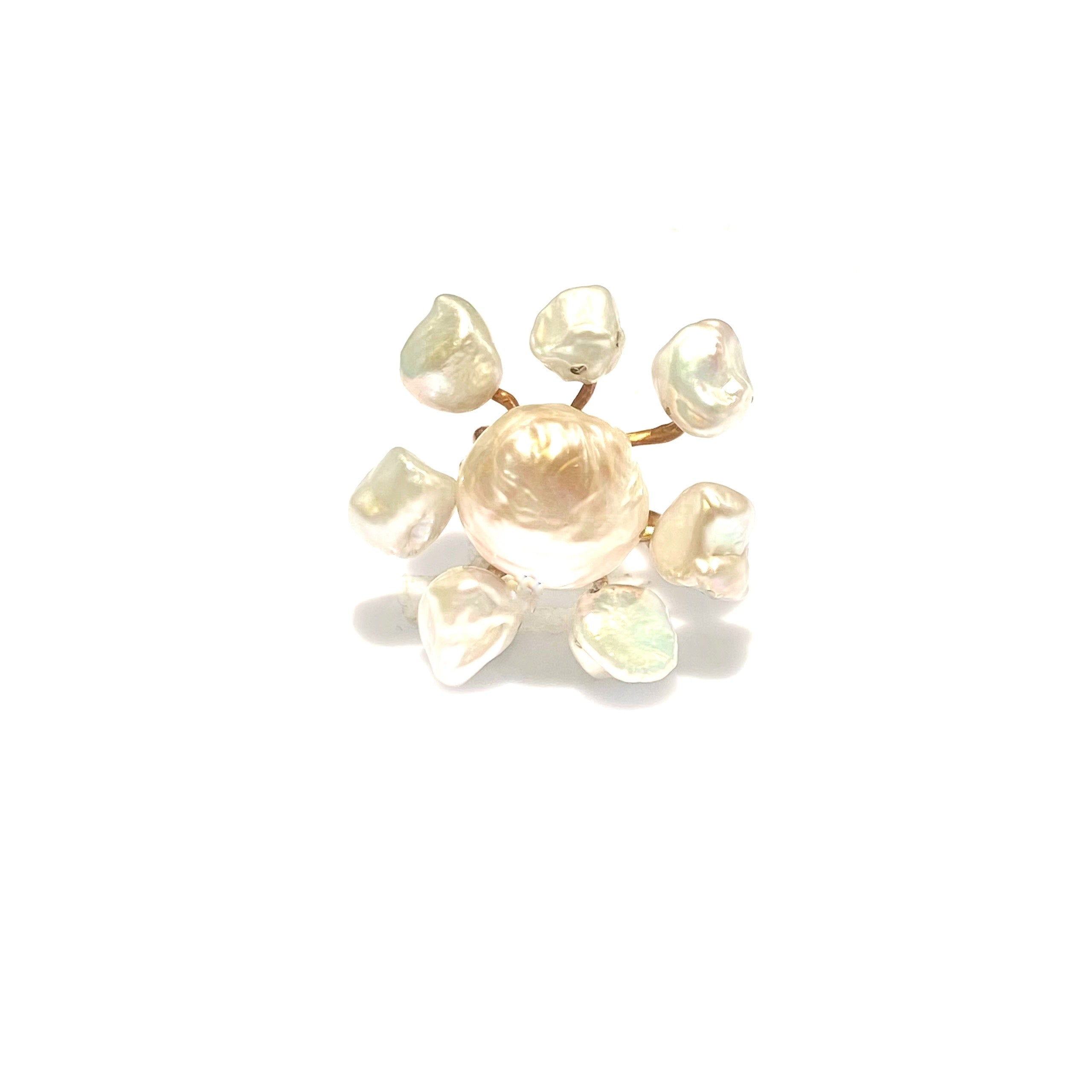 MIA keshi pearl & pearl 18K gold ring by Duong Jewelry
#color_22k-yellow-gold