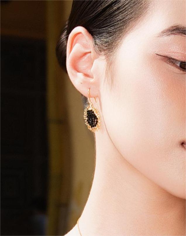 CAMILLE SINGLE black spinel silver earrings