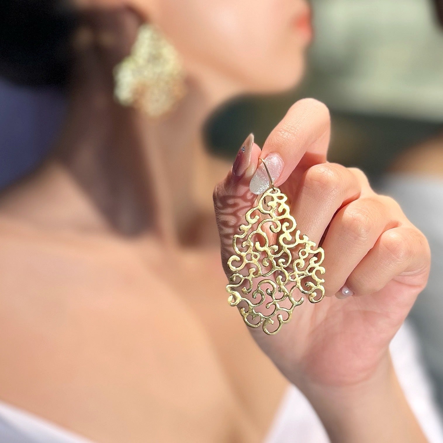 CHARMING ORIENT CUT OUT brass earrings