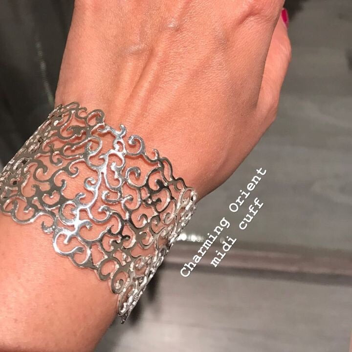 CHARMING ORIENT CUT OUT MIDI silver cuff
