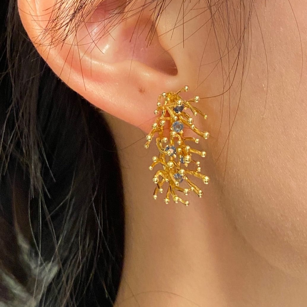 ANEMONE SINGLE blue sapphire stering silver earrings by Duong Jewelry
#color_22k-yellow-gold