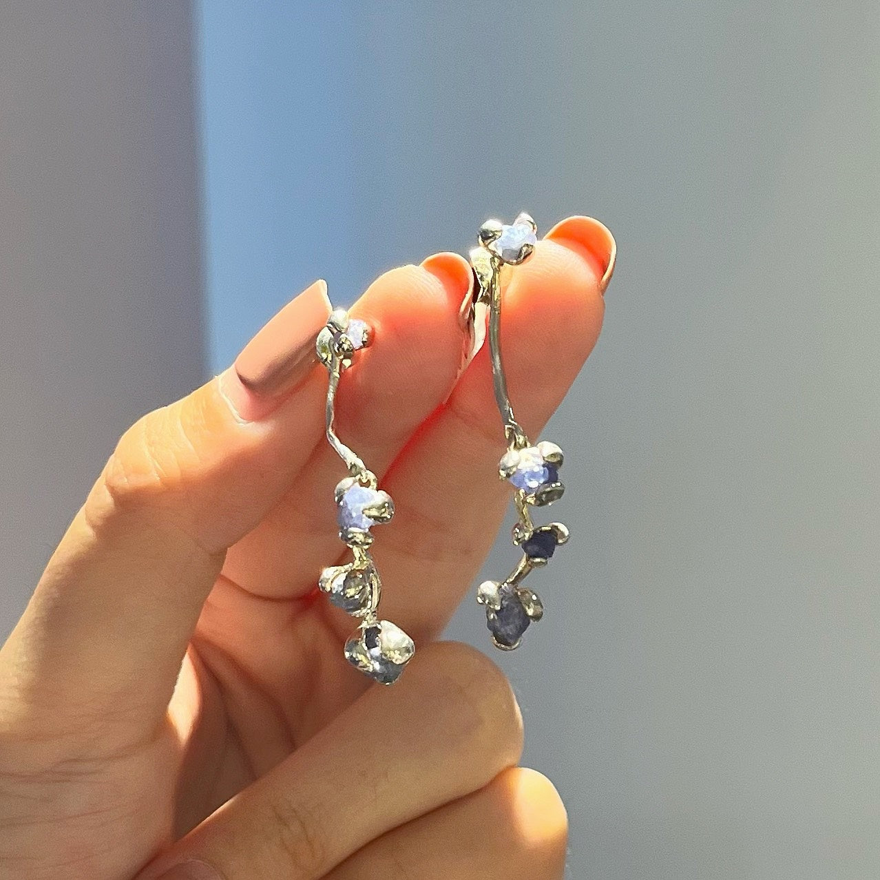SAKURA SHORT cobalt blue spinel silver earrings 1