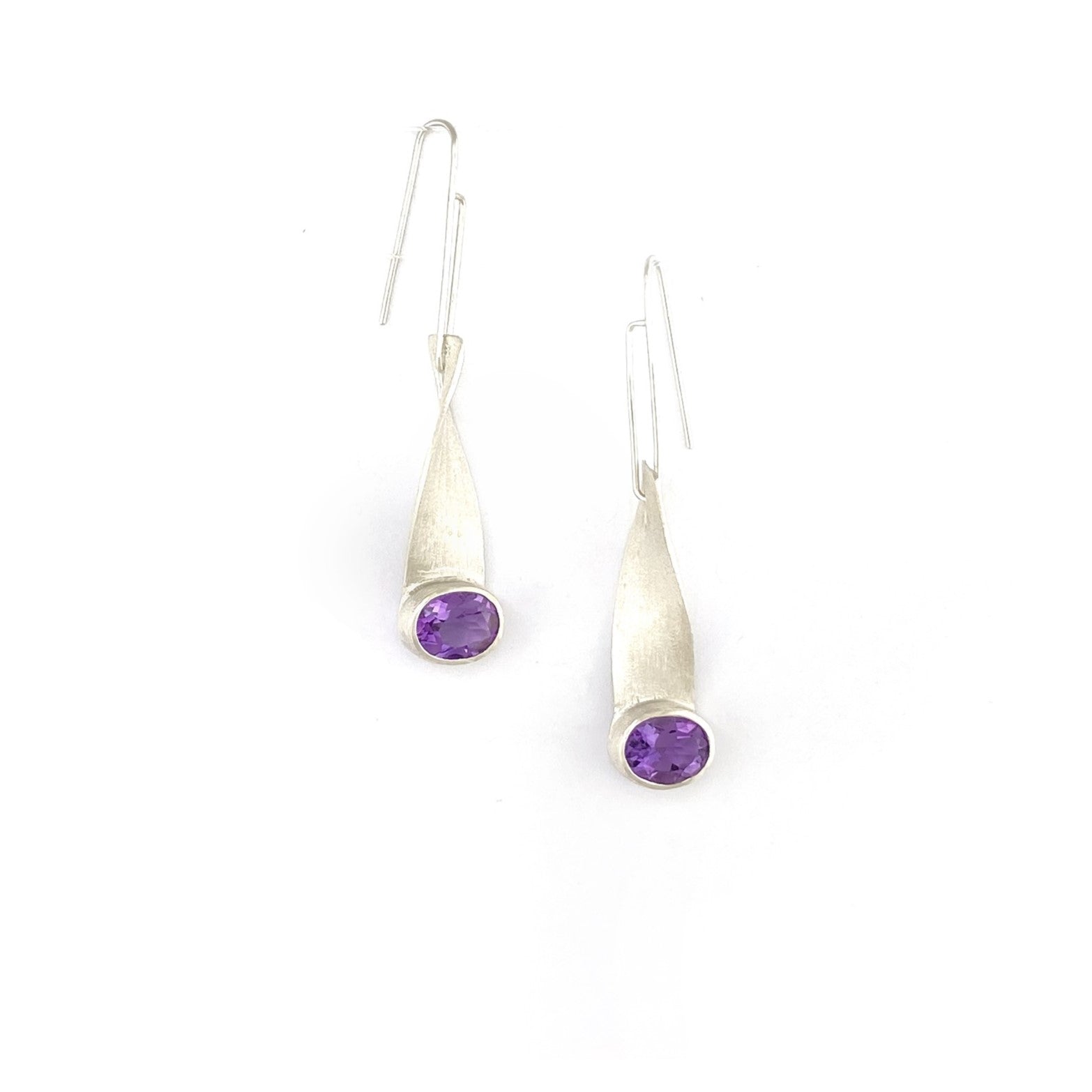 SKYLINE SINGLE amethyst sterling silver earrings by Duong Jewelry
#color_no-plating