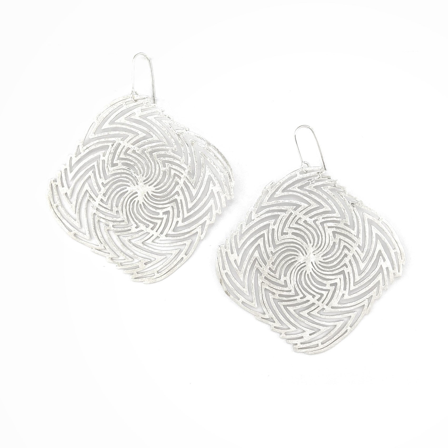 SWIRL sterling silver by Duong Jewelry
#color_no-plating