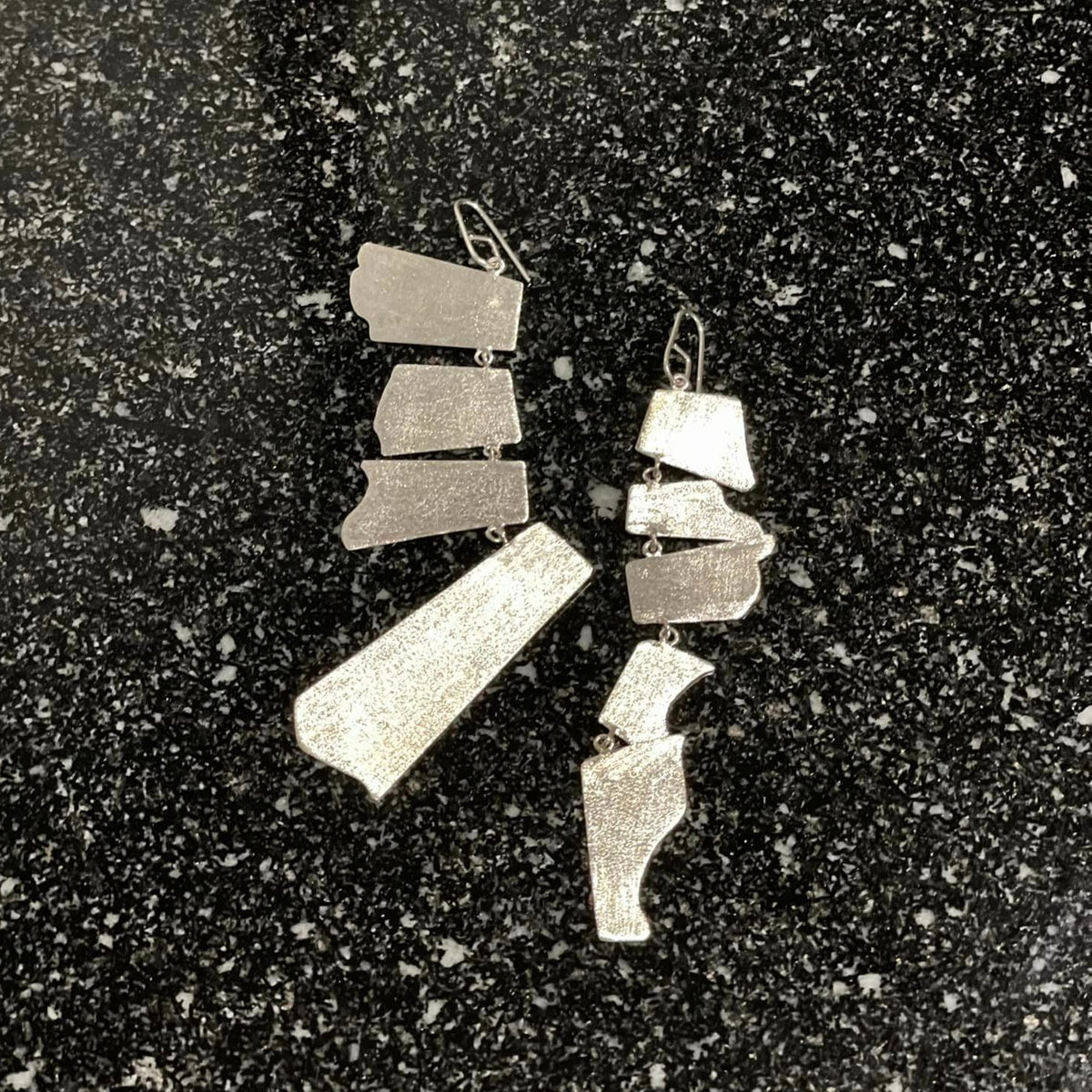 CONFETTI 1 silver asymmetrical earrings