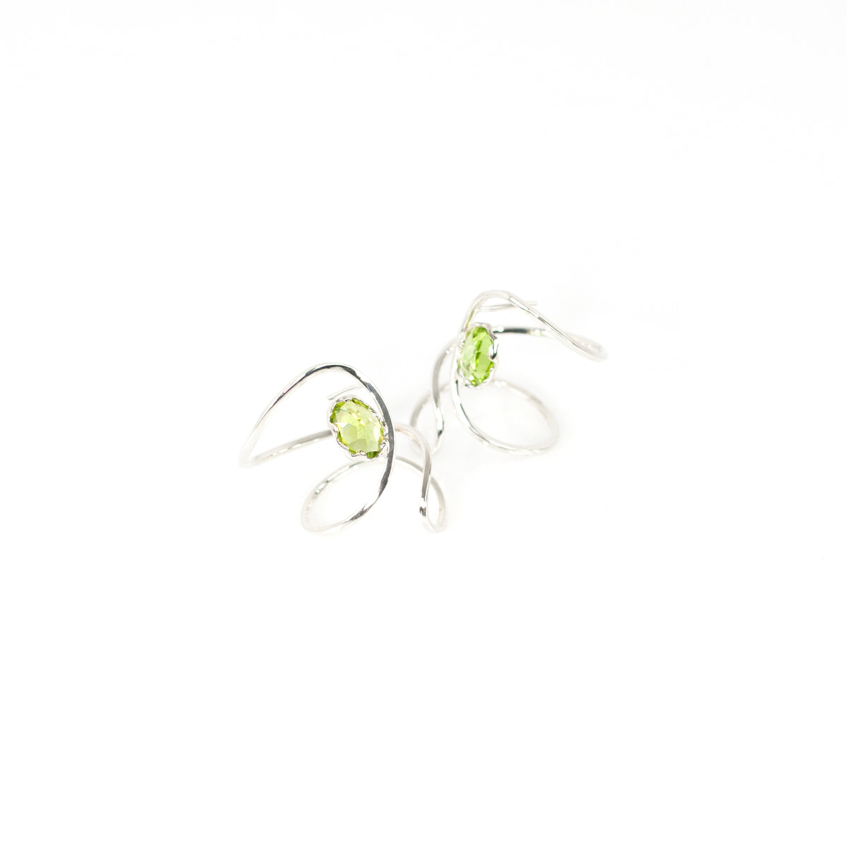 LULU peridot sterling silver earrings by Duong Jewelry
#color_no-plating