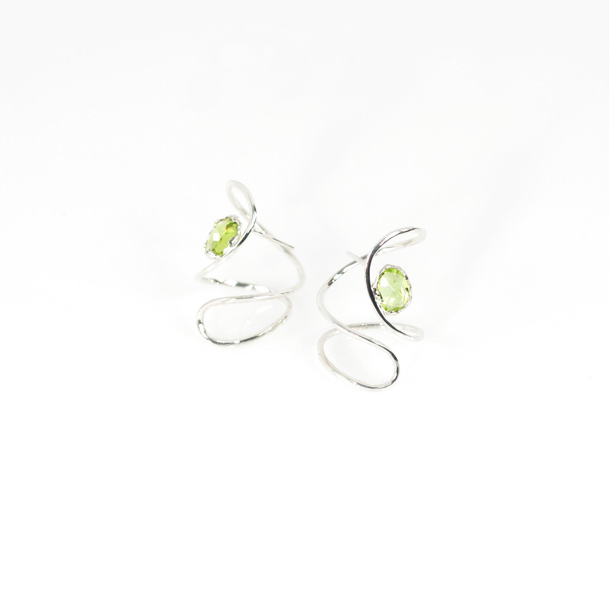 LULU peridot sterling silver earrings by Duong Jewelry
#color_no-plating