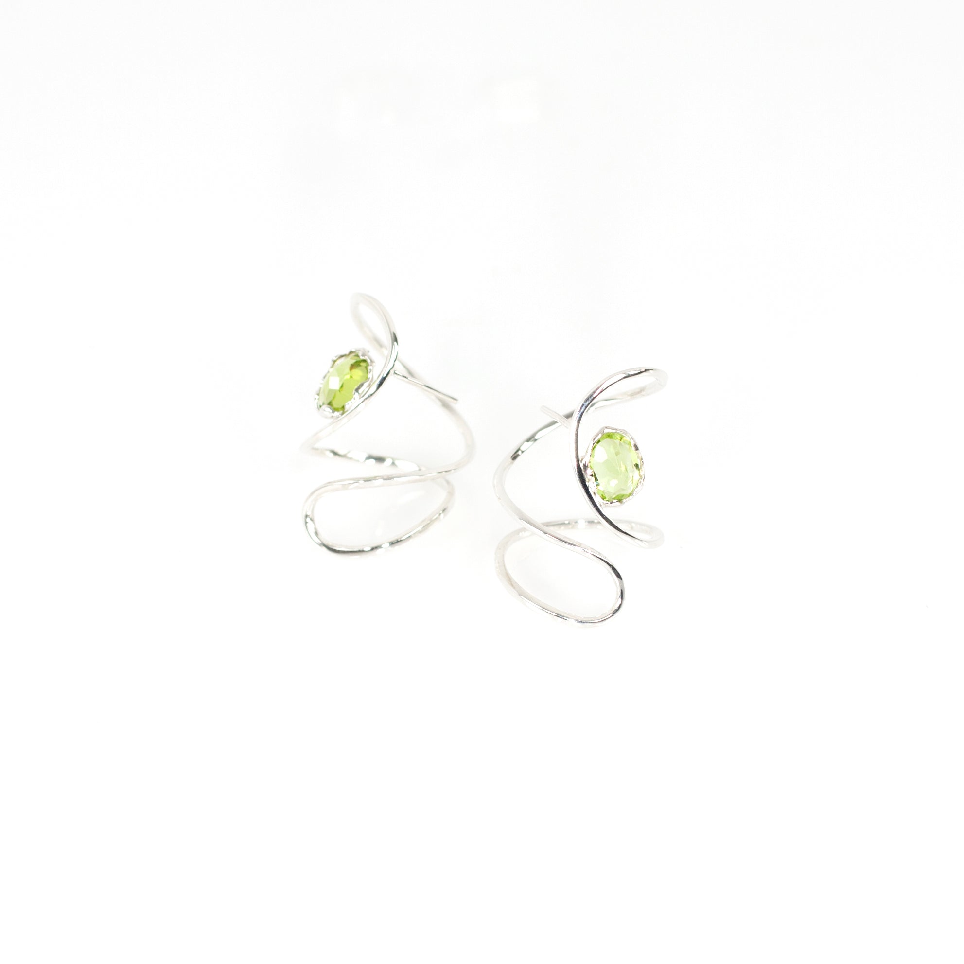 LULU peridot sterling silver earrings by DUong Jewelry
#color_no-plating
