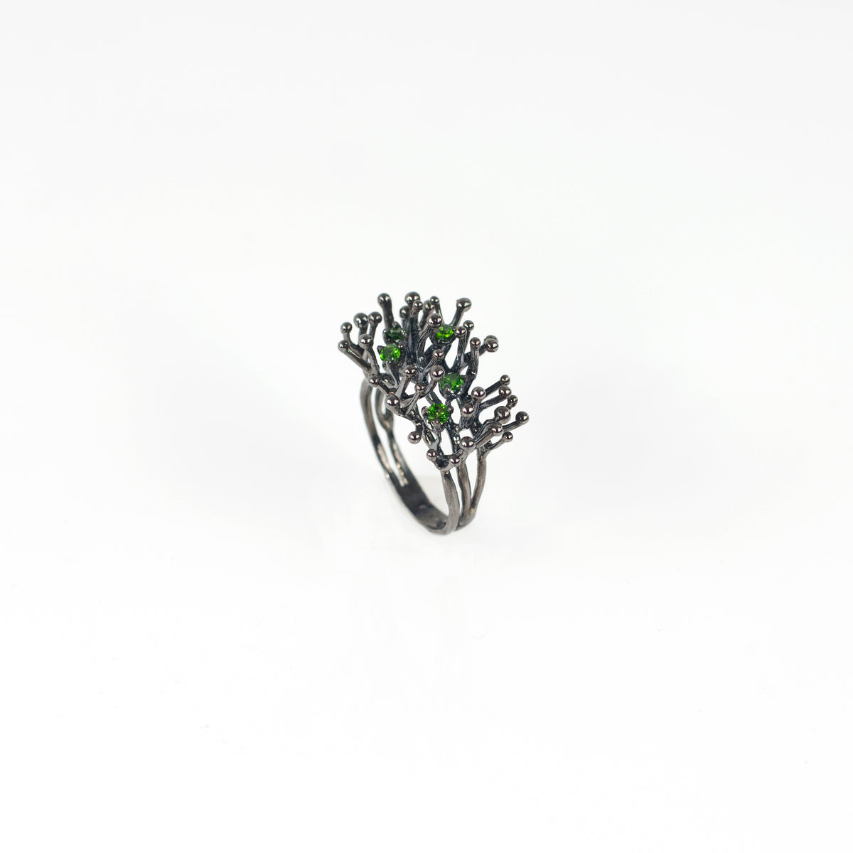 ANEMONE SINGLE tsavorite sterling silver ring by Duong Jewelry
#color_black-rhodium