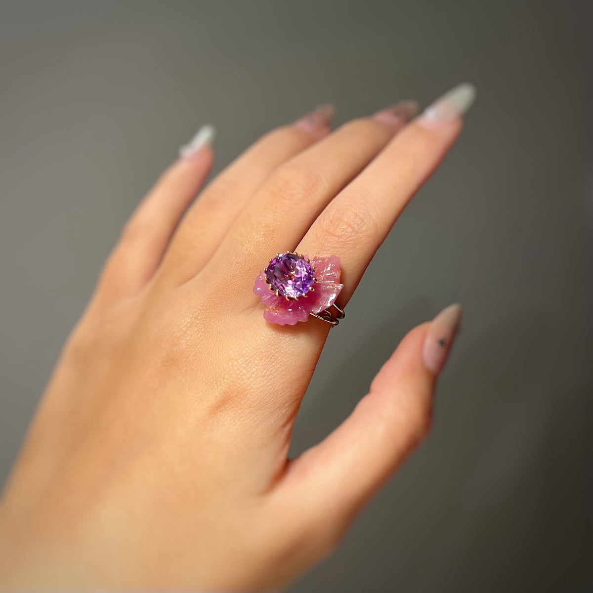 PETALE’A PASSION TINY ruby & amethyst 10K gold ring