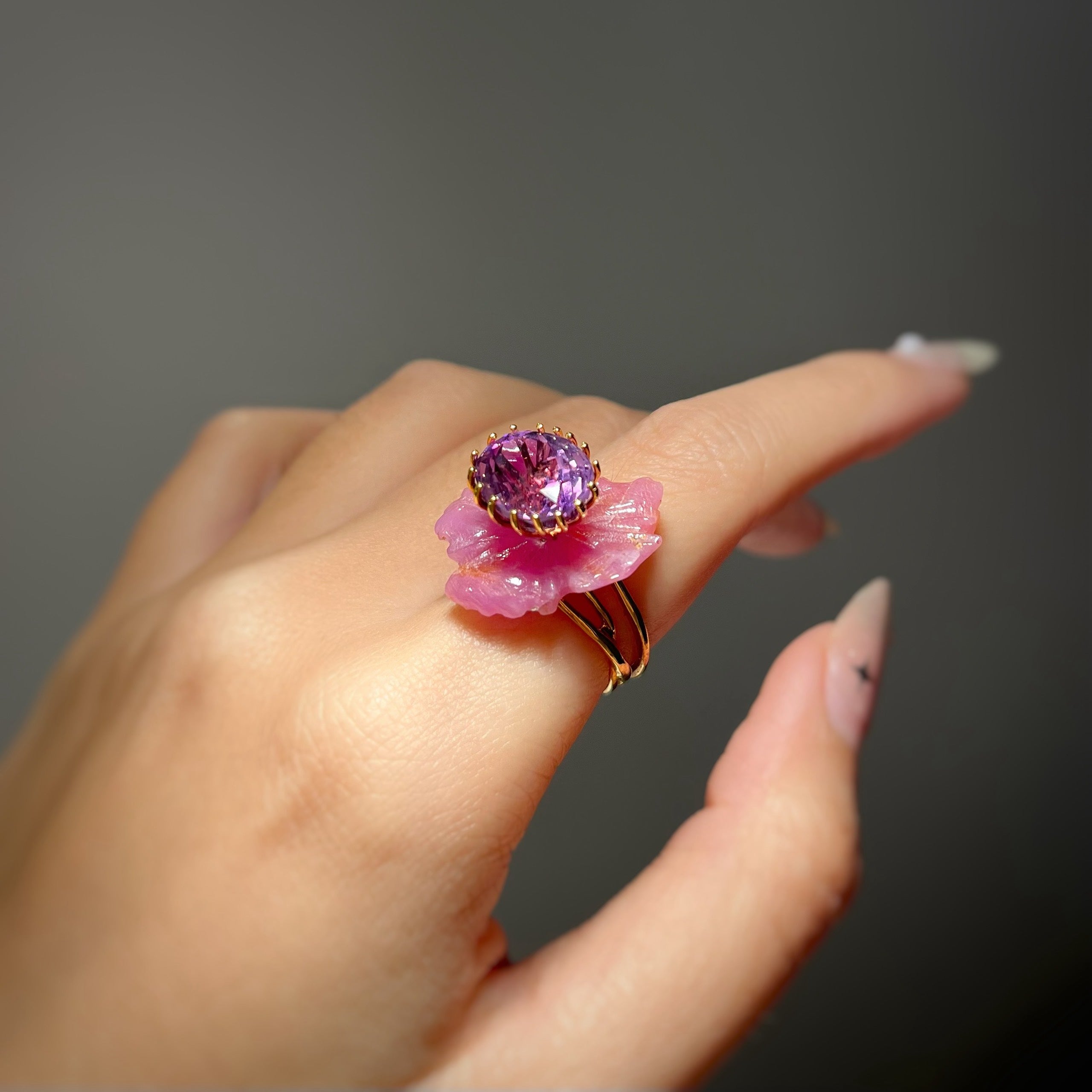 PETALE’A PASSION TINY ruby & amethyst 10K gold ring