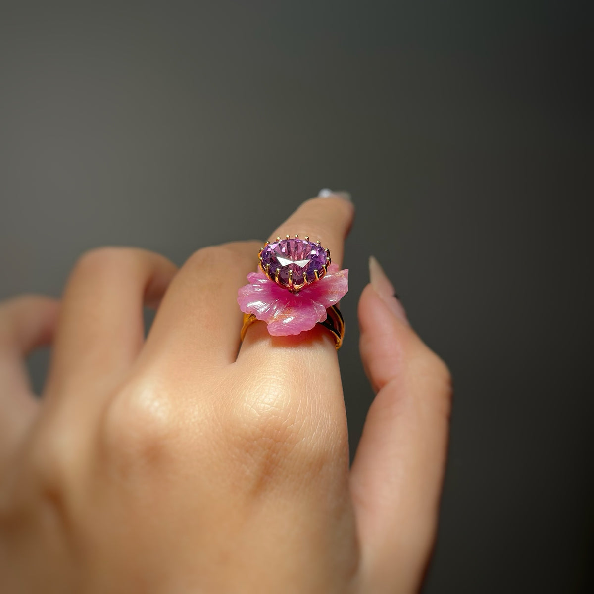 PETALE’A PASSION TINY ruby & amethyst 10K gold ring