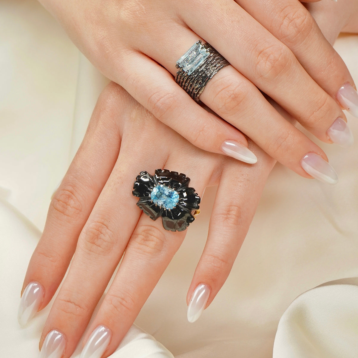 PETALE’A PASSION black tourmaline & aquamarine silver ring