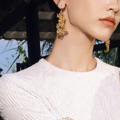 ROCIO RANDOM M brass asymmetrical earrings